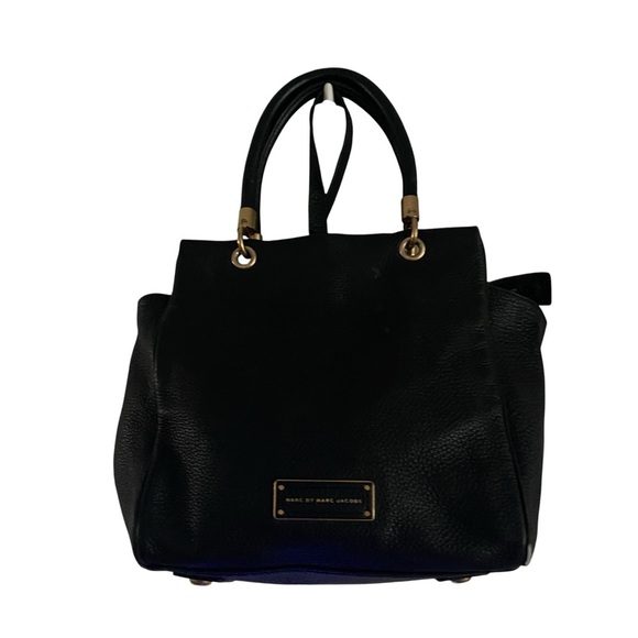 Marc  By Jacobs Black and Gold Leather Shoulder Bag - Picture 2 of 9